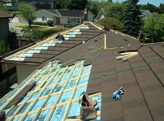 Laying Tile Roofing